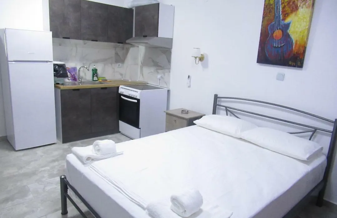Artistic Rent Rooms & Apartments-1